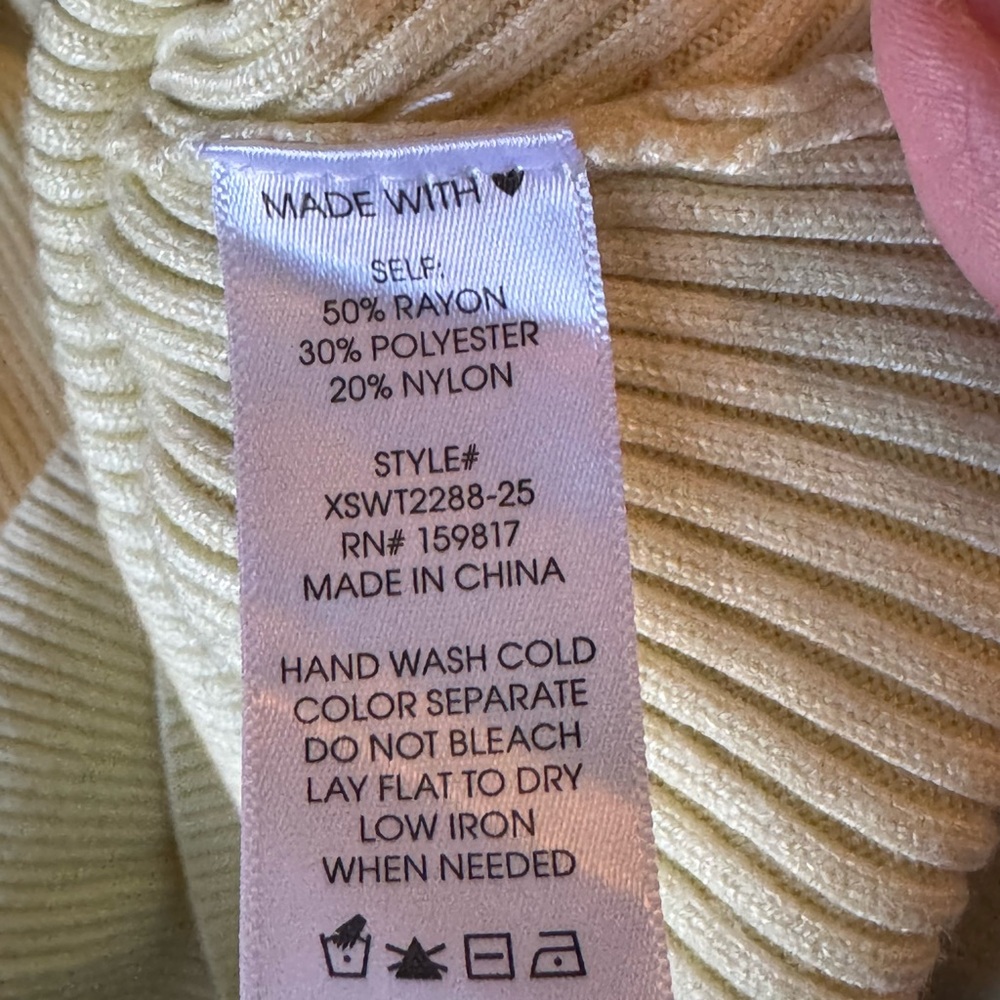 Arula Yellow and White Sweater Tank OX Size 10-12 - Picture 7 of 7